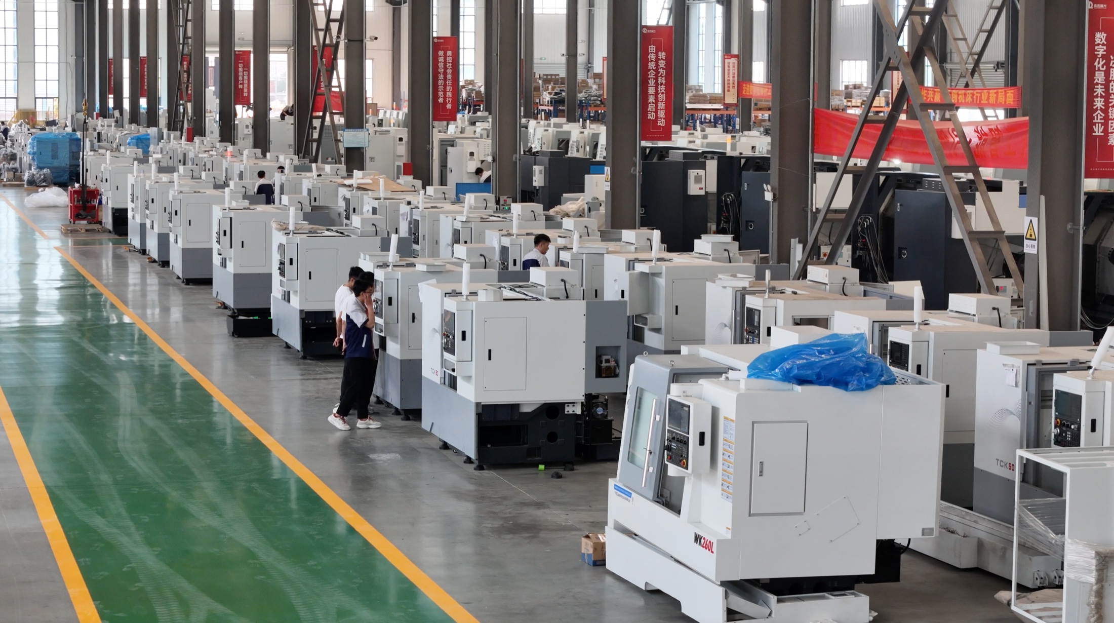 Cama inclinada CNC taller de torno
